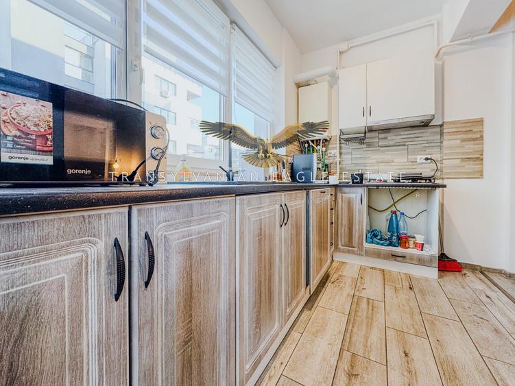 Apartament cu 2 camere semidecomandat, mobilat în Baciu