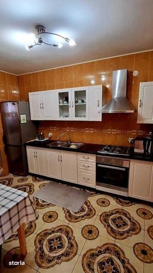 Casă cu 4 camere cu Teren 300 Mp în Central