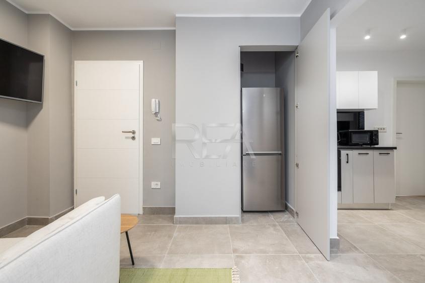 Apartament cu 5 camere decomandat, mobilat în Universitate