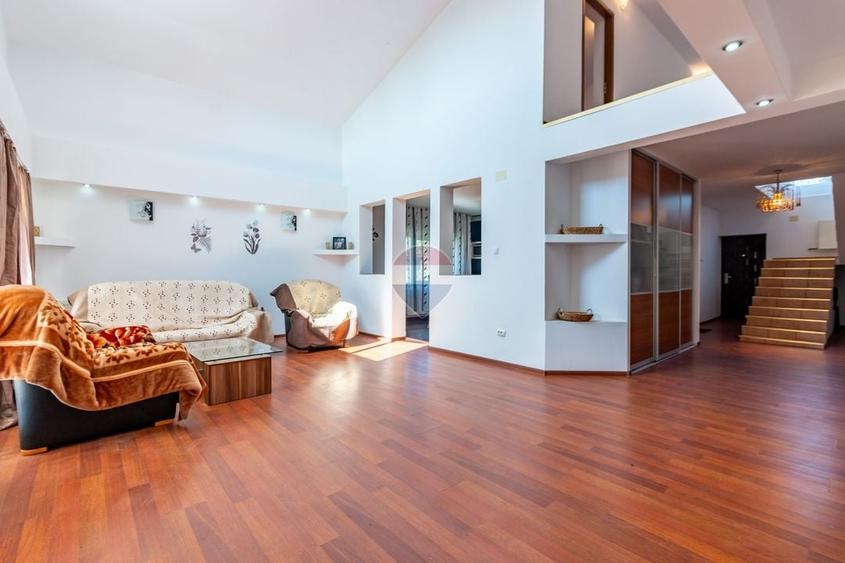 Casă individuală cu 6 camere cu Teren 2200 Mp în Crevedia Mare