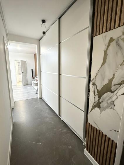 Apartament cu 3 camere decomandat, mobilat în Central