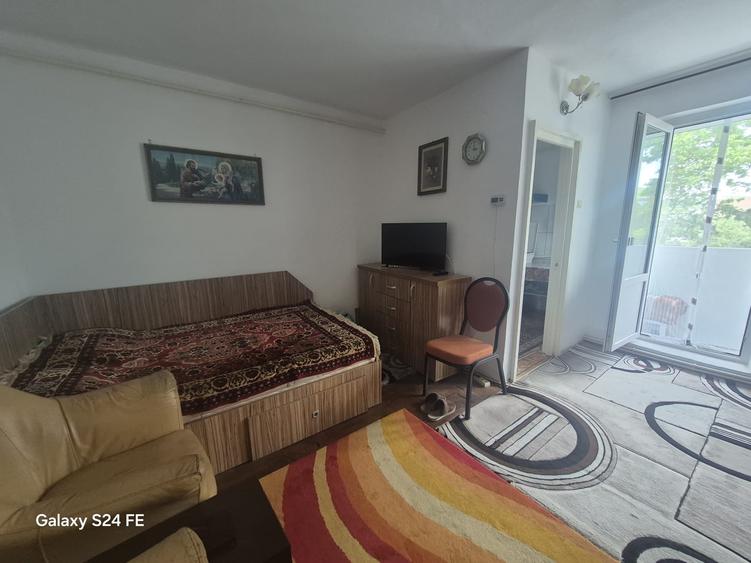 GARSONIERĂ DE VÂNZARE – ZONA DĂRMĂNEȘT - 4