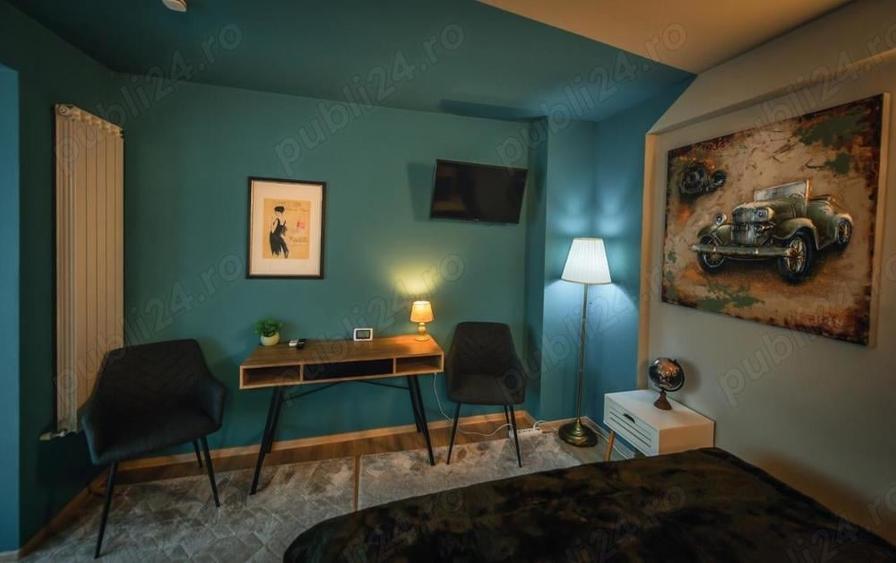 Casă cu 11 camere cu Teren 350 Mp în Central