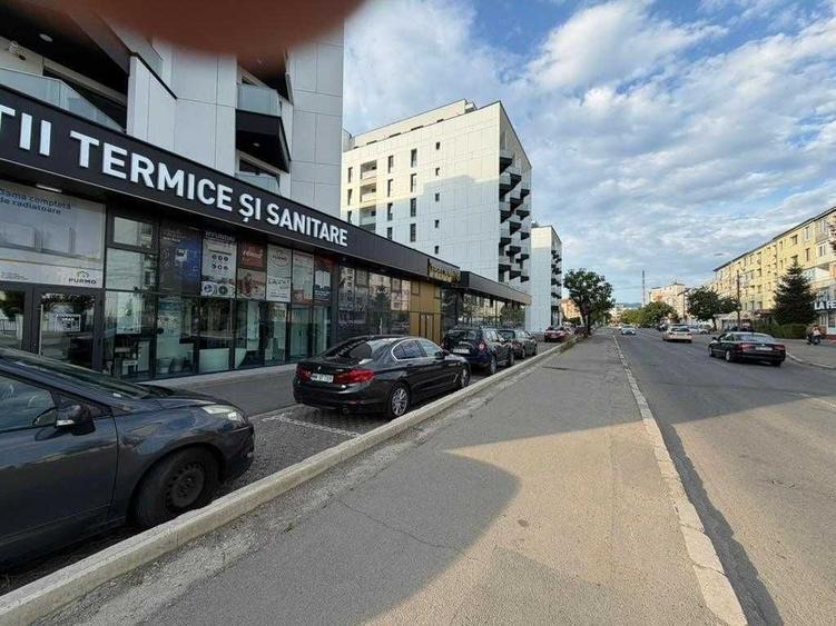 Spațiu comercial, de 80 mp, în Exterior Vest