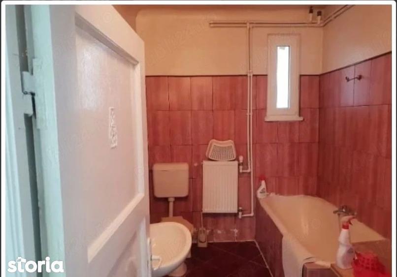 Apartament cu 3 camere semidecomandat în Ștefan cel Mare