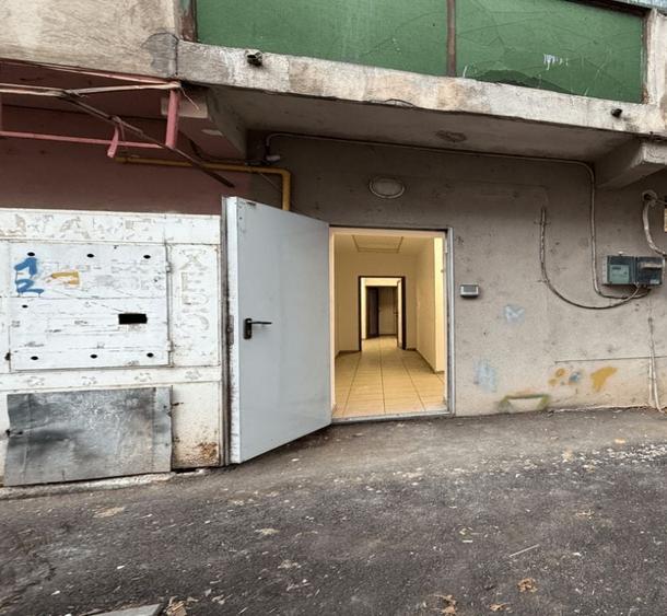 Spațiu comercial, de 230 mp, în Drumul Taberei