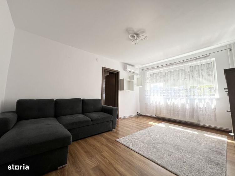 Apartament cu 3 camere semidecomandat în Dâmbovița