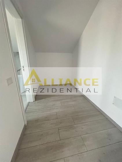 Casă individuală cu 4 camere cu Canalizare în Berceni