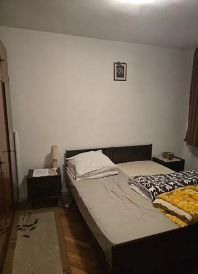 Apartament cu 3 camere decomandat, mobilat în Obor
