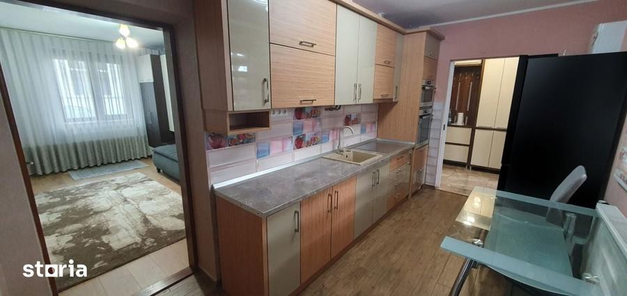 Apartament cu 4 camere în Ultracentral