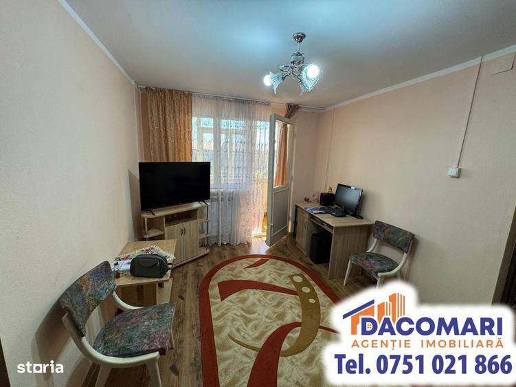 Apartament cu 3 camere semidecomandat în Micro 40
