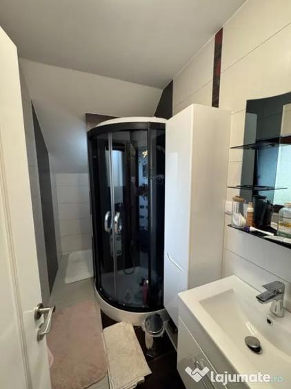 Casă cu 4 camere cu Teren 276 Mp în Central