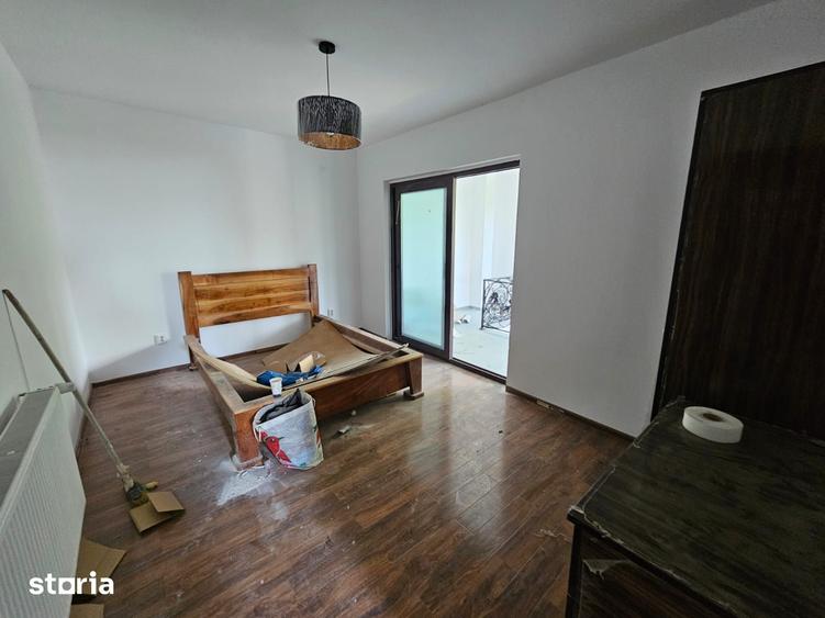 Casă cu 7 camere cu Teren 550 Mp în Câmpulung Muscel