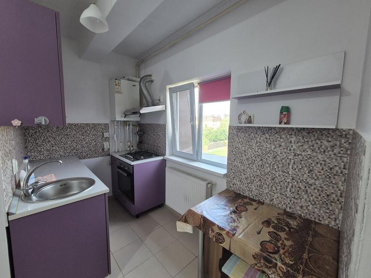 Inchiriere apartament 2 camere decomandat - 1