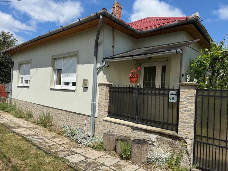 Casă cu Teren 1439 Mp în Central