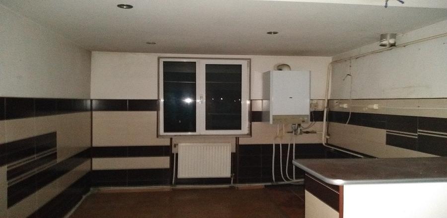 Apartament cu 3 camere în Târgu Neamț