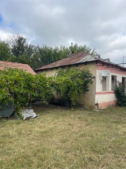 Casă cu 3 camere cu Teren 860 Mp în Exterior Vest