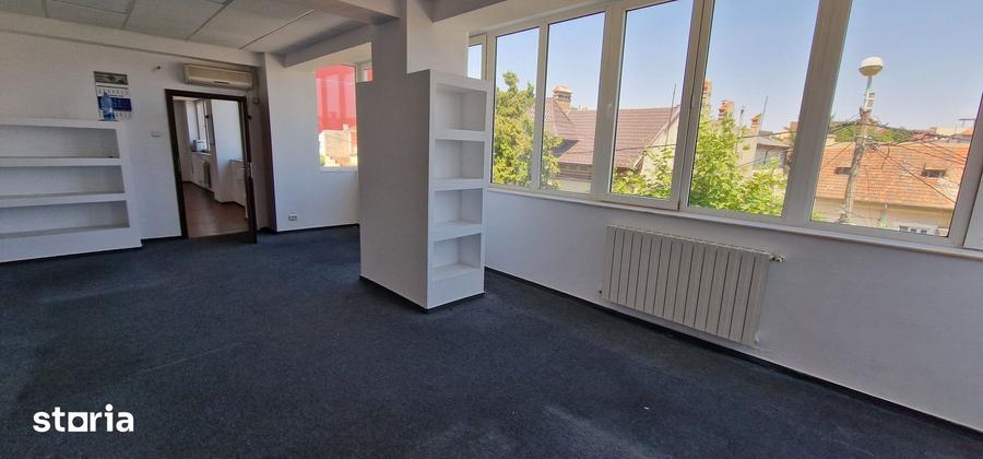 Casă cu 5 camere cu Teren 180 Mp în Tomis II