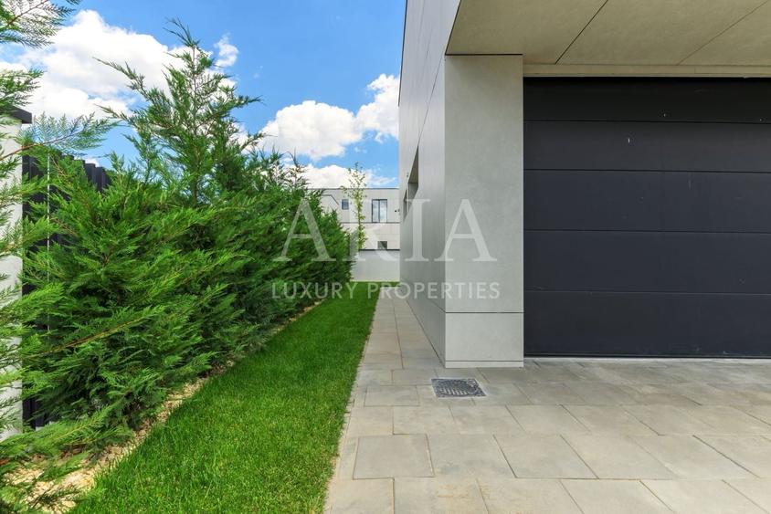 Casă cu 6 camere cu Piscina în Băneasa