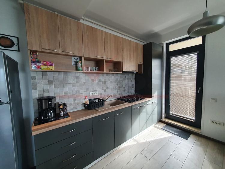 Apartament cu 2 camere semidecomandat, mobilat în Central