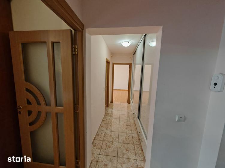 Apartament cu 2 camere decomandat în Republicii