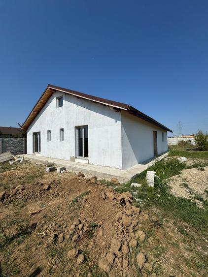 Casă individuală cu 4 camere cu Teren 800 Mp în Periș