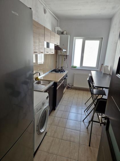 Apartament cu 3 camere decomandat în Păcii