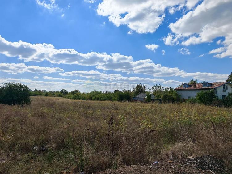 Teren agricol intravilan de 5906 mp, în Periș