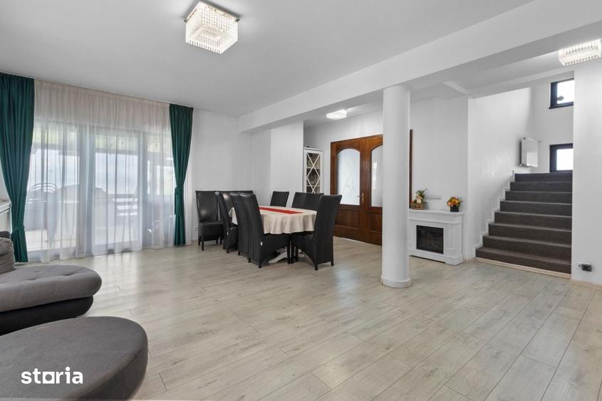 Casă cu 5 camere cu Teren 1644 Mp în Sânpetru