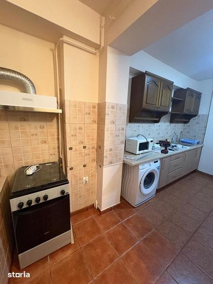 Apartament cu 3 camere decomandat în Hala Centrală