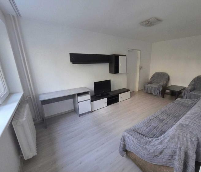 Apartament cu 2 camere decomandat în 1 Mai