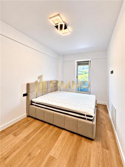 Apartament cu 2 camere semidecomandat, mobilat în Est