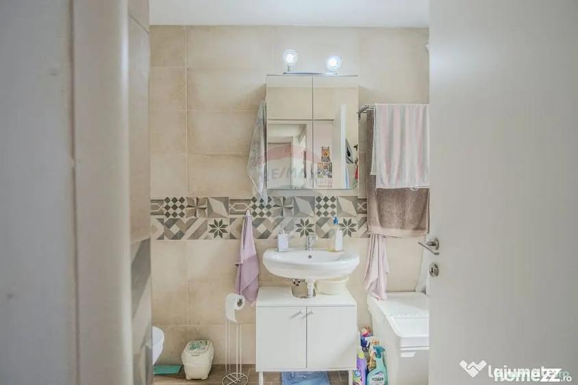 Casă cu 7 camere cu Teren 953 Mp în Colonia 1 Mai