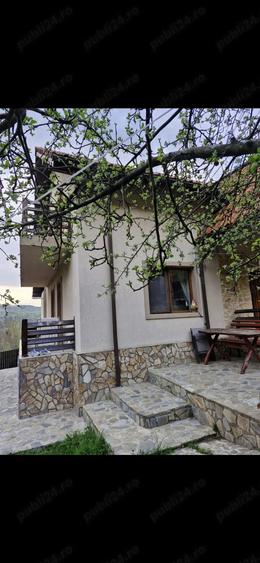 Casă cu 4 camere în Ciuta