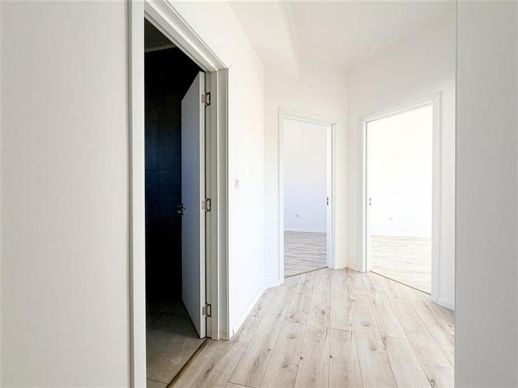 Duplex cu 4 camere cu Teren 322 Mp în Exterior Est