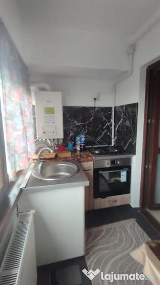 Garsonieră decomandată în Bucium