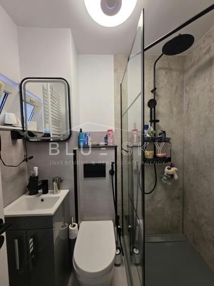 Apartament cu 3 camere decomandat, mobilat în Kamsas