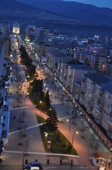 Apartament cu 3 camere decomandat în Cetate
