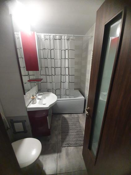 Apartament cu 3 camere decomandat în Faleza Nord