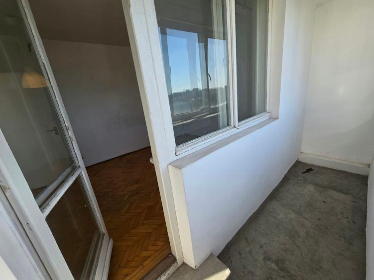 Apartament cu 3 camere decomandat în Gara de Nord