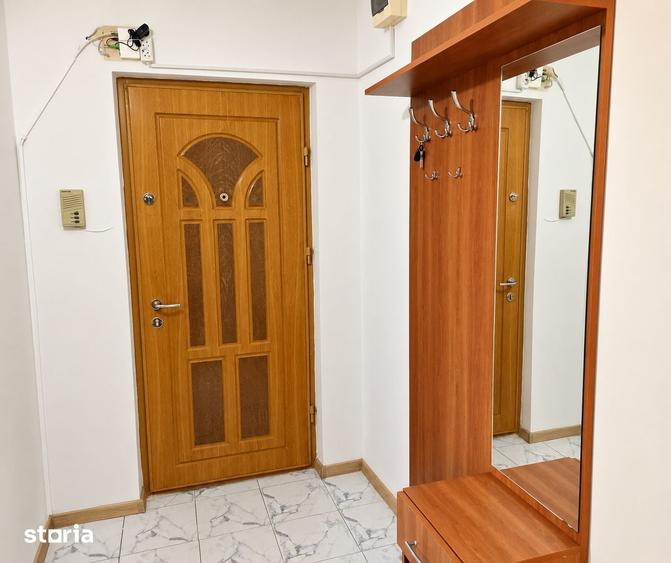 Apartament cu 3 camere în Intim