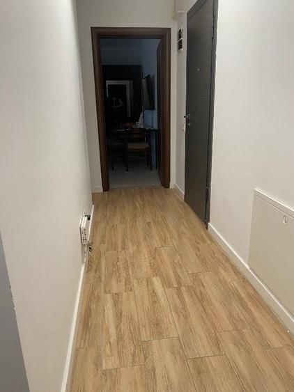 Apartament cu 3 camere semidecomandat, mobilat în Mihai Bravu