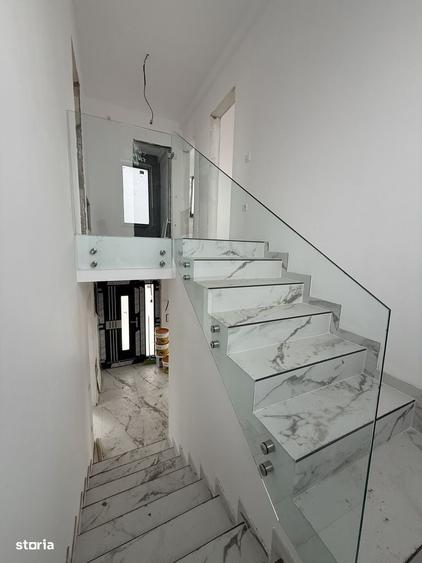 Casă cu 4 camere în Costi