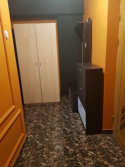 Garsonieră decomandată, mobilată în Nicolina