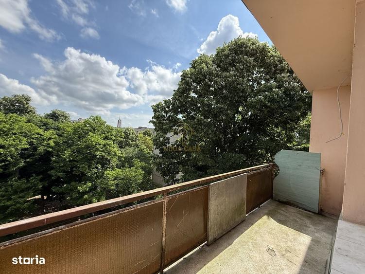 Apartament cu 4 camere decomandat în Cloșca
