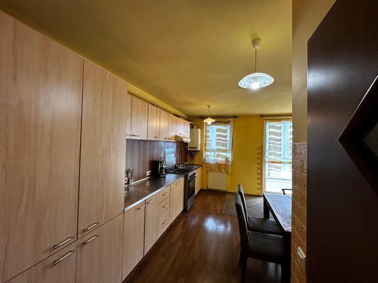 Apartament cu 4 camere decomandat, mobilat în Terezian