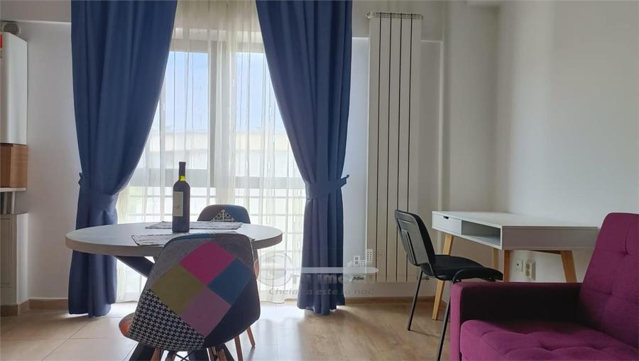 Apartament cu 2 camere semidecomandat, mobilat în Nicolina
