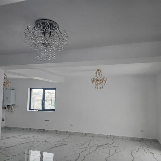 Casă individuală cu 6 camere cu Teren 412 Mp în Malu Mare