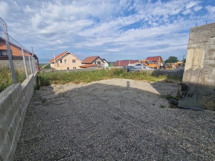 Casă cu 5 camere cu Teren 500 Mp în Șura Mare