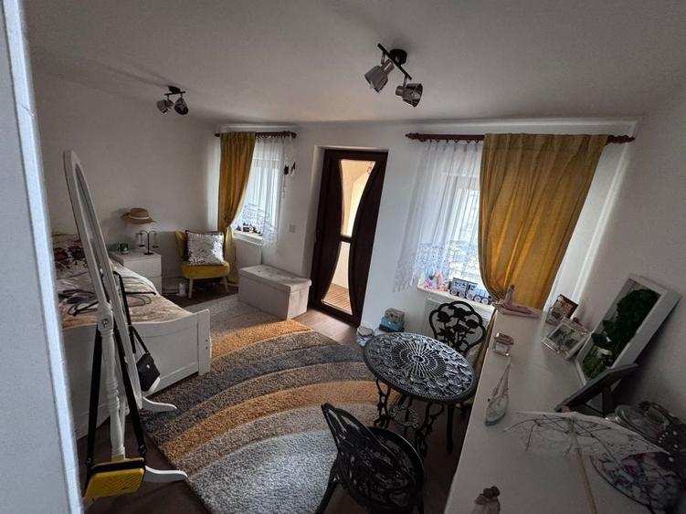 Casă cu 4 camere cu Teren 813 Mp în Central